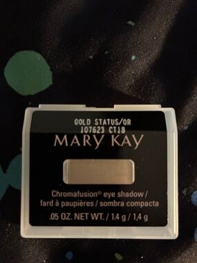 Mary Kay Chromafusion Eyeshadow — Gold Status Shimmer
